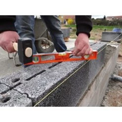 NIVEAU RECTANGULAIRE MOULE 80 CM 2 SEMELLES 2 POIGN. MONDELIN - 872080